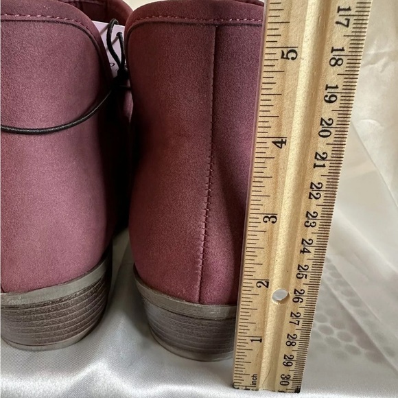Serra Women Size 10 Side Cut Maroon Ankle Booties SlipOn Stacked Wedge Heel Shoe - Picture 6 of 16